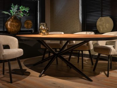 UrbanSofa-Lois-eetkamerstoel-Valencia-Nature-Bruuts-Ovale-eettafel-Rechte-Rand-Contrast-Zwart-Spinpoot-Metaal-Rond
